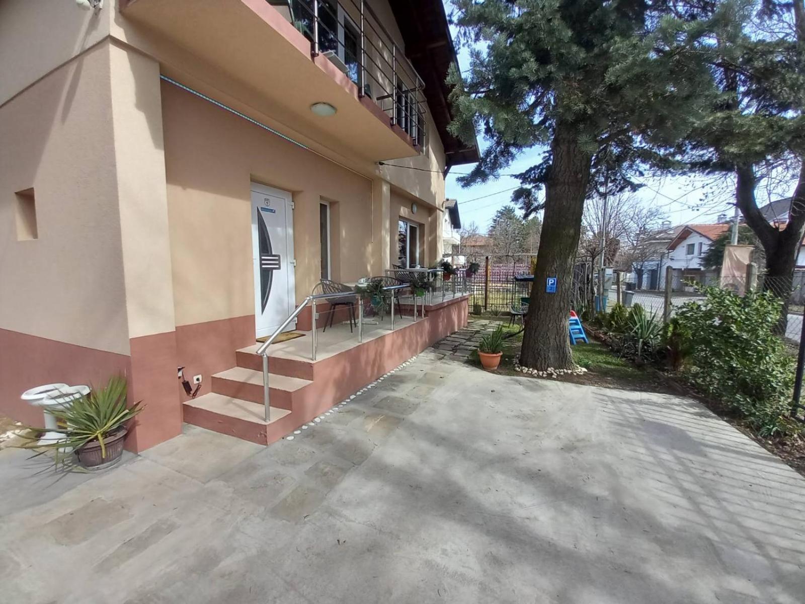 Стаи За Гости - Цветето На Ангела Bankya Exterior photo